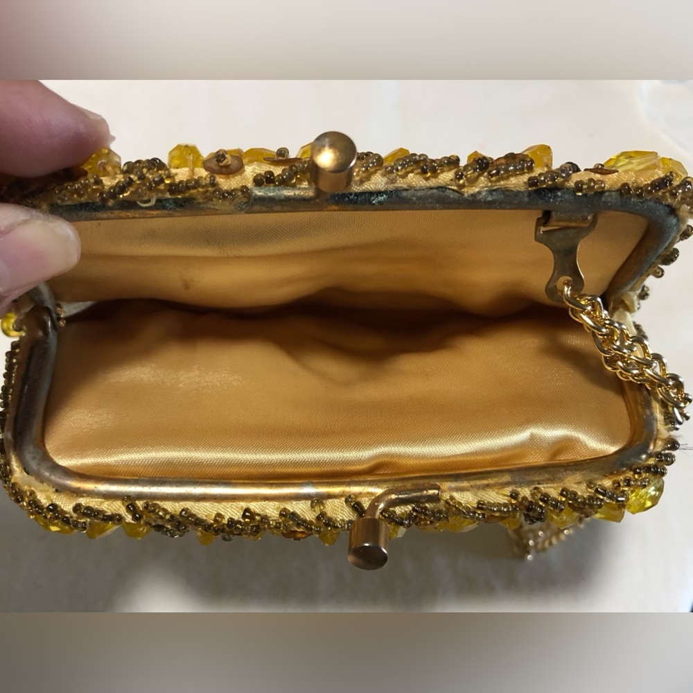 VINTAGE 60’S Beaded Hand Clutch Gold Yellow Evening Purse.Chandelier Dangling. - Picture 6 of 9